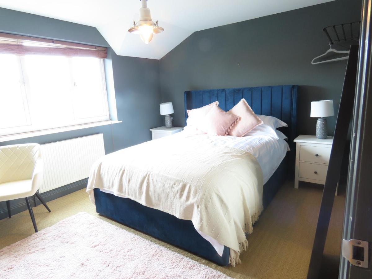 Entire Seaside Luxury Home With On Site Parking! Poole Eksteriør bilde