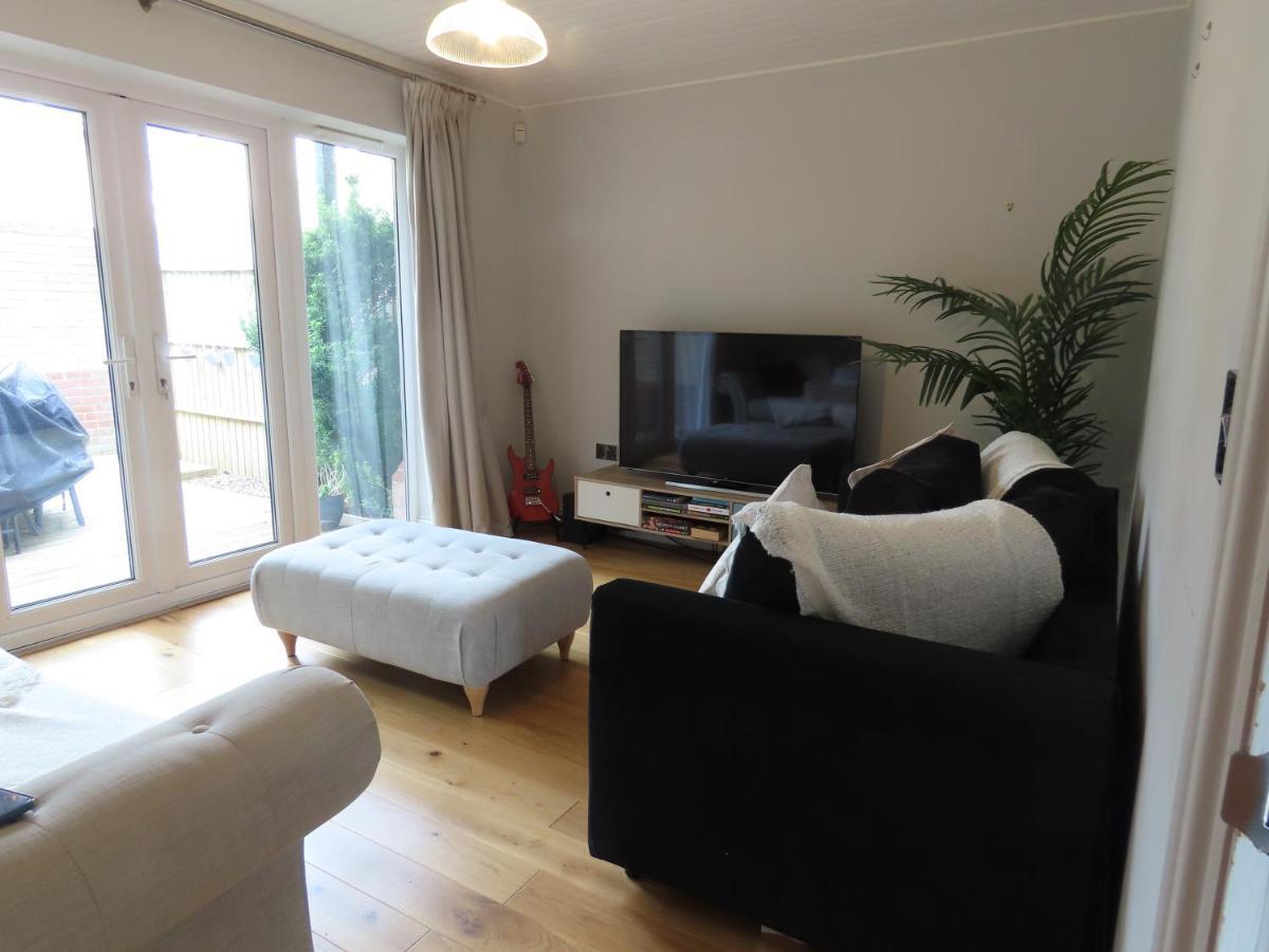 Entire Seaside Luxury Home With On Site Parking! Poole Eksteriør bilde
