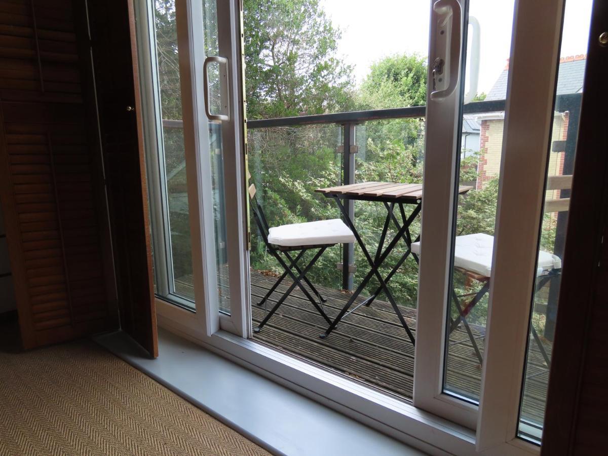 Entire Seaside Luxury Home With On Site Parking! Poole Eksteriør bilde