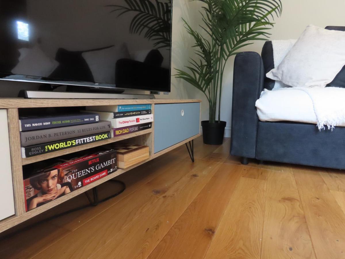 Entire Seaside Luxury Home With On Site Parking! Poole Eksteriør bilde
